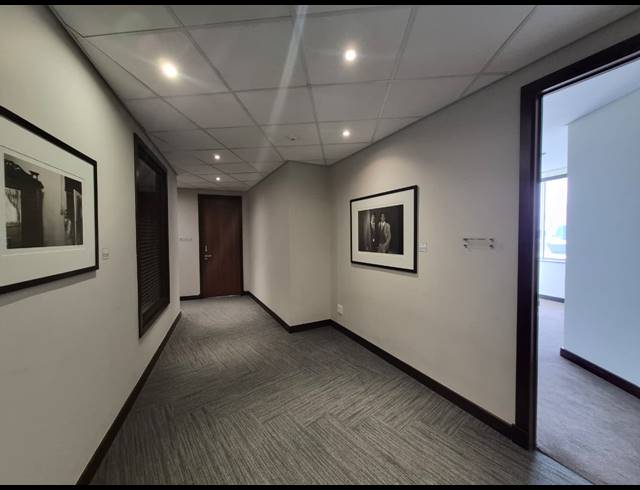 988M² OFFICE TO LET IN SANDTON CENTRAL